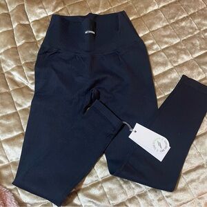 DOYOUEVEN black High-Waisted Leggings